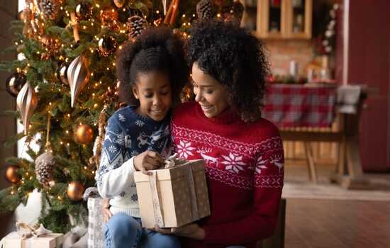 Tinsel, Tales, and Twinkling Traditions Trivia